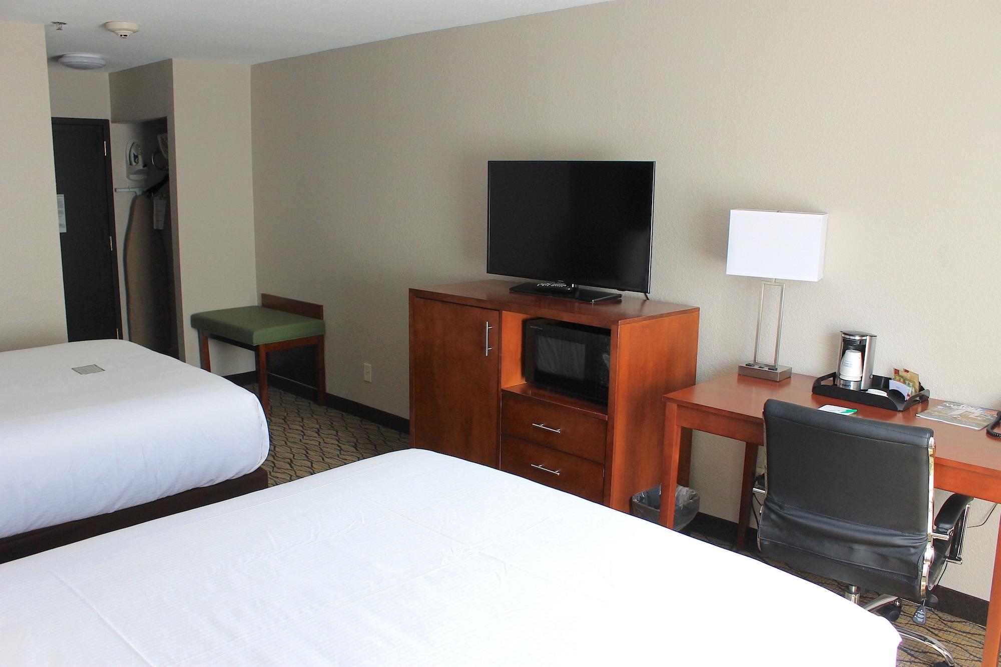 Wyndham Garden Fort Wayne Bagian luar foto