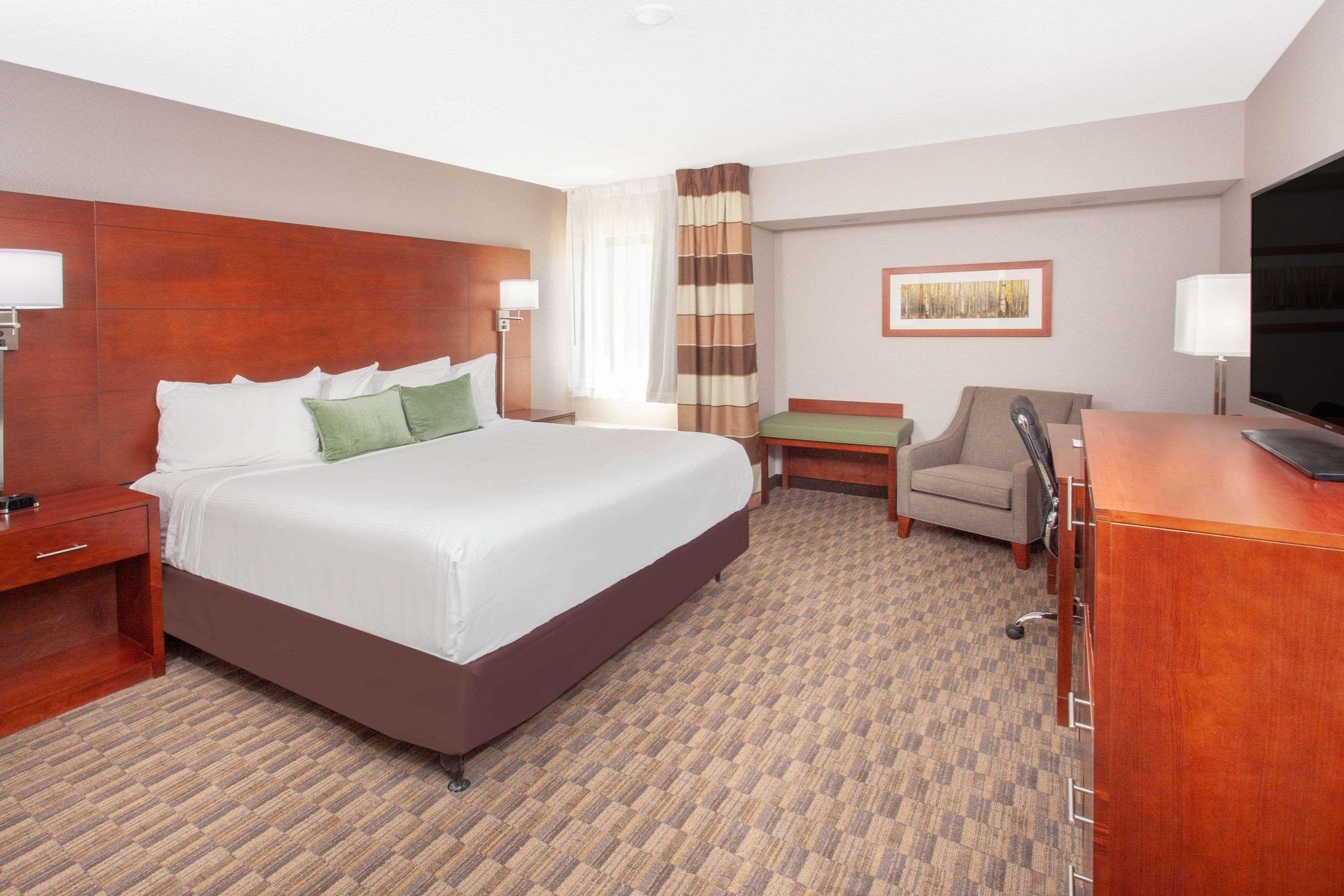 Wyndham Garden Fort Wayne Bagian luar foto