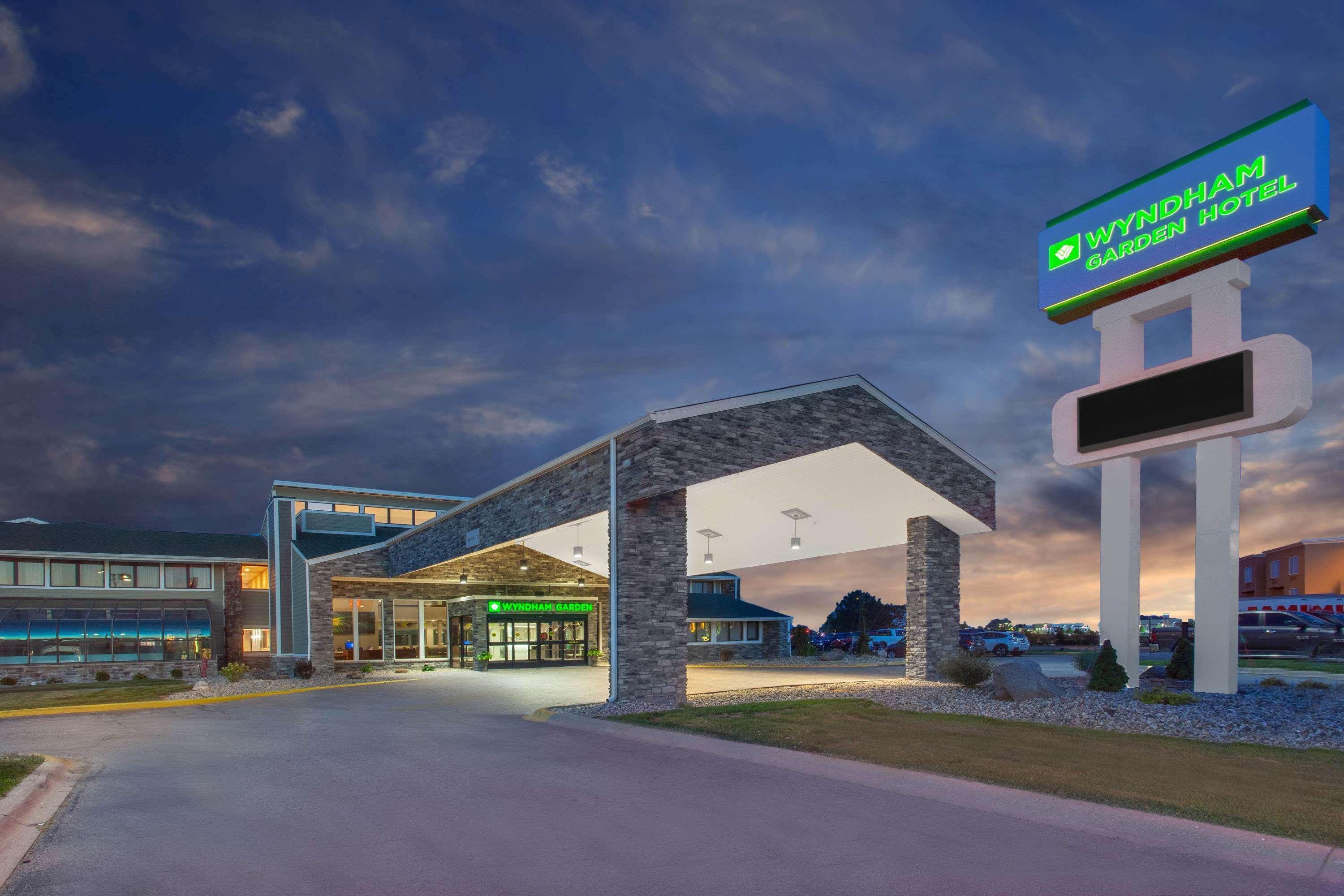 Wyndham Garden Fort Wayne Bagian luar foto