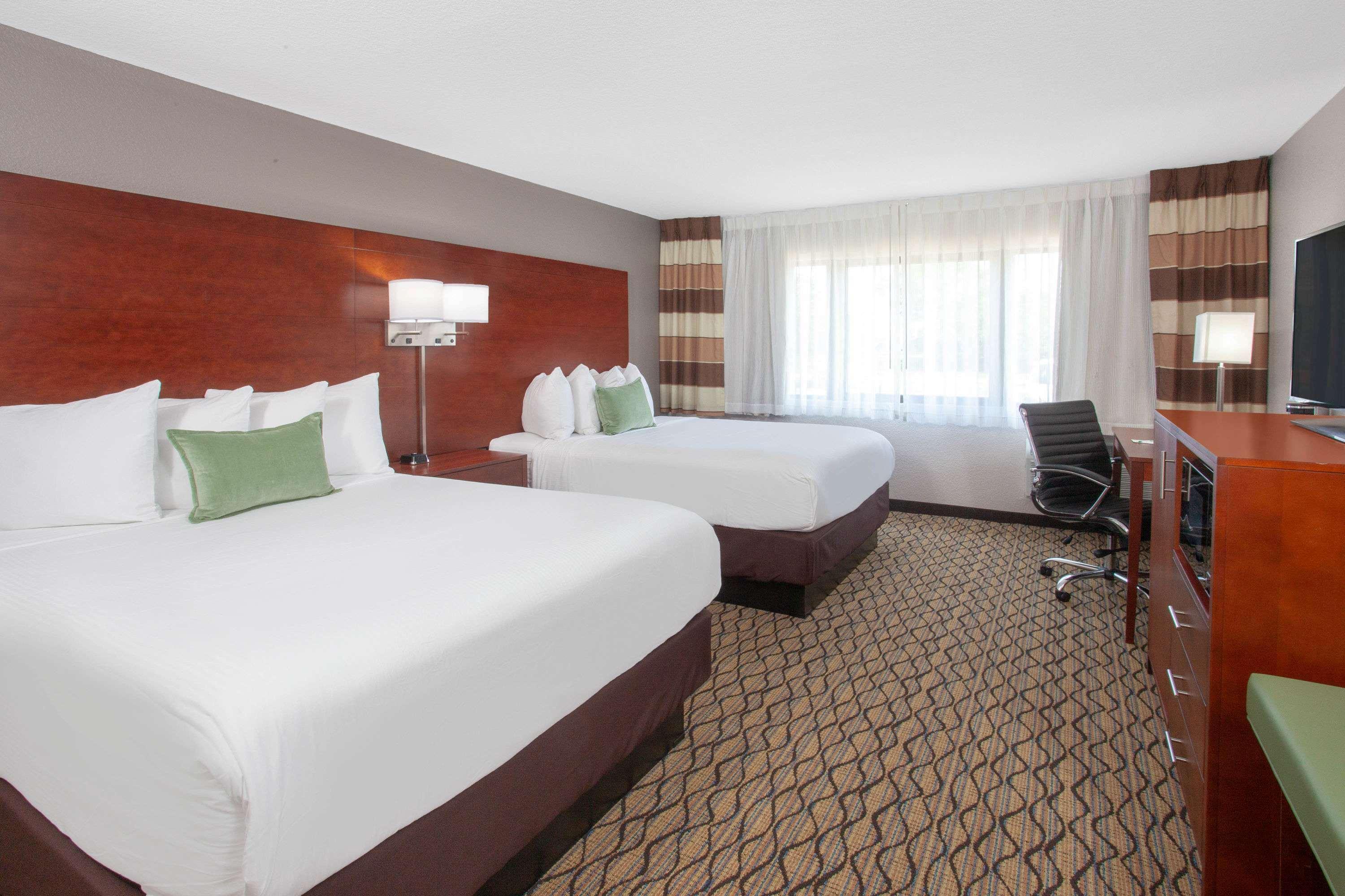 Wyndham Garden Fort Wayne Bagian luar foto