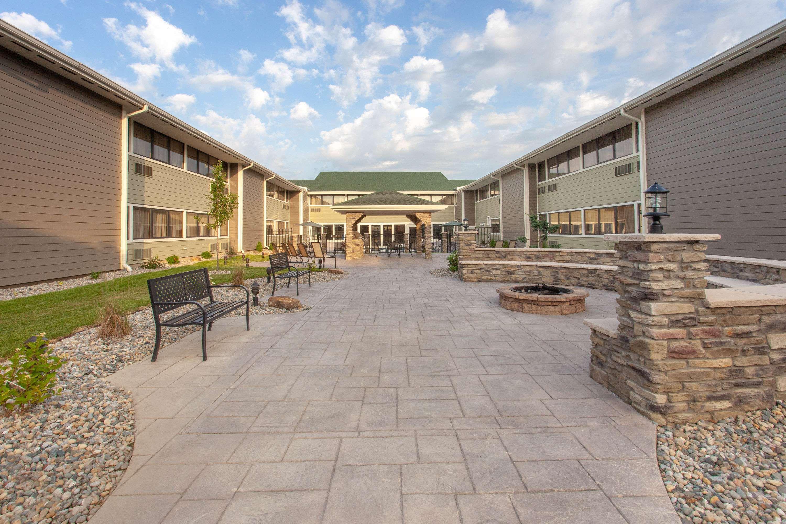 Wyndham Garden Fort Wayne Bagian luar foto