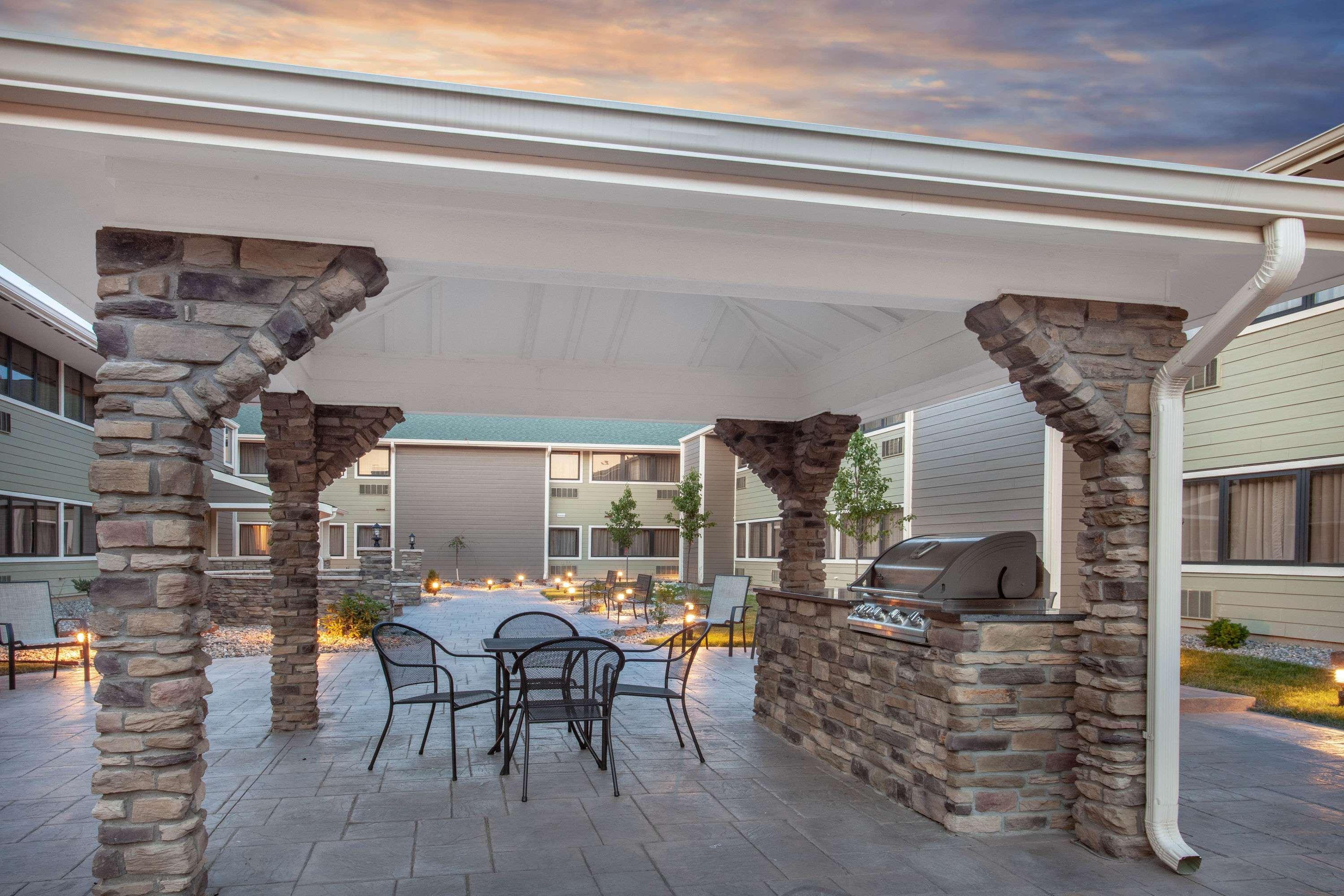 Wyndham Garden Fort Wayne Bagian luar foto