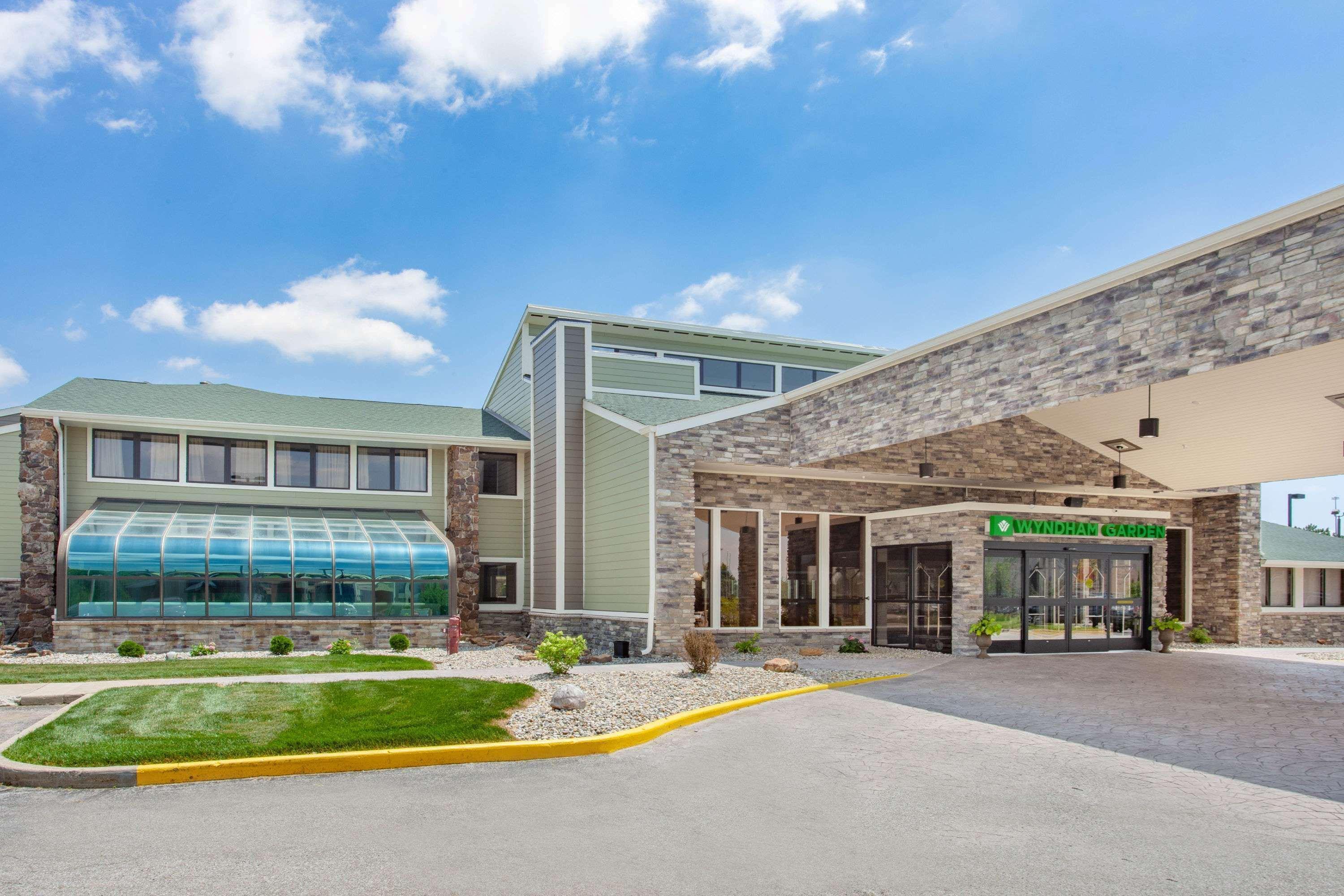 Wyndham Garden Fort Wayne Bagian luar foto