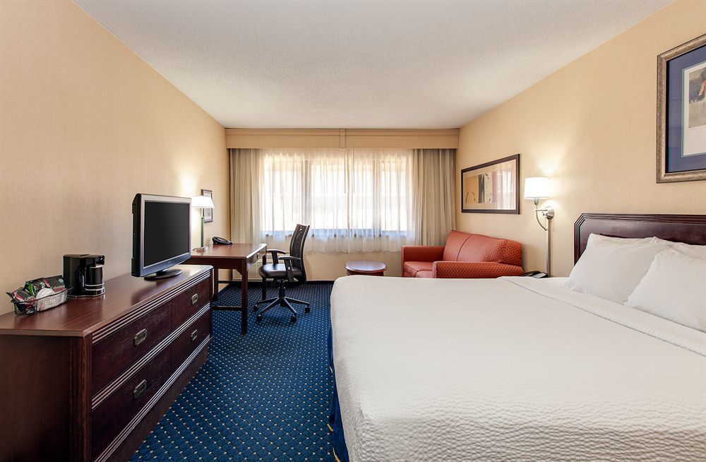 Wyndham Garden Fort Wayne Bagian luar foto