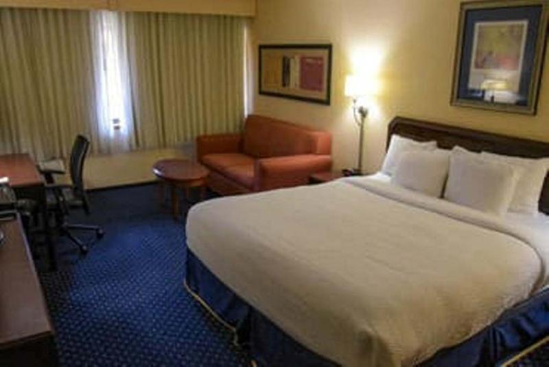 Wyndham Garden Fort Wayne Bagian luar foto